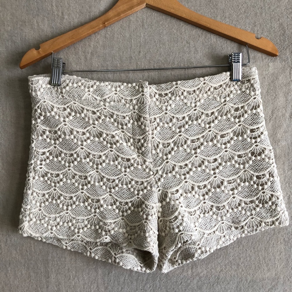Express Scallop Lace Shorts